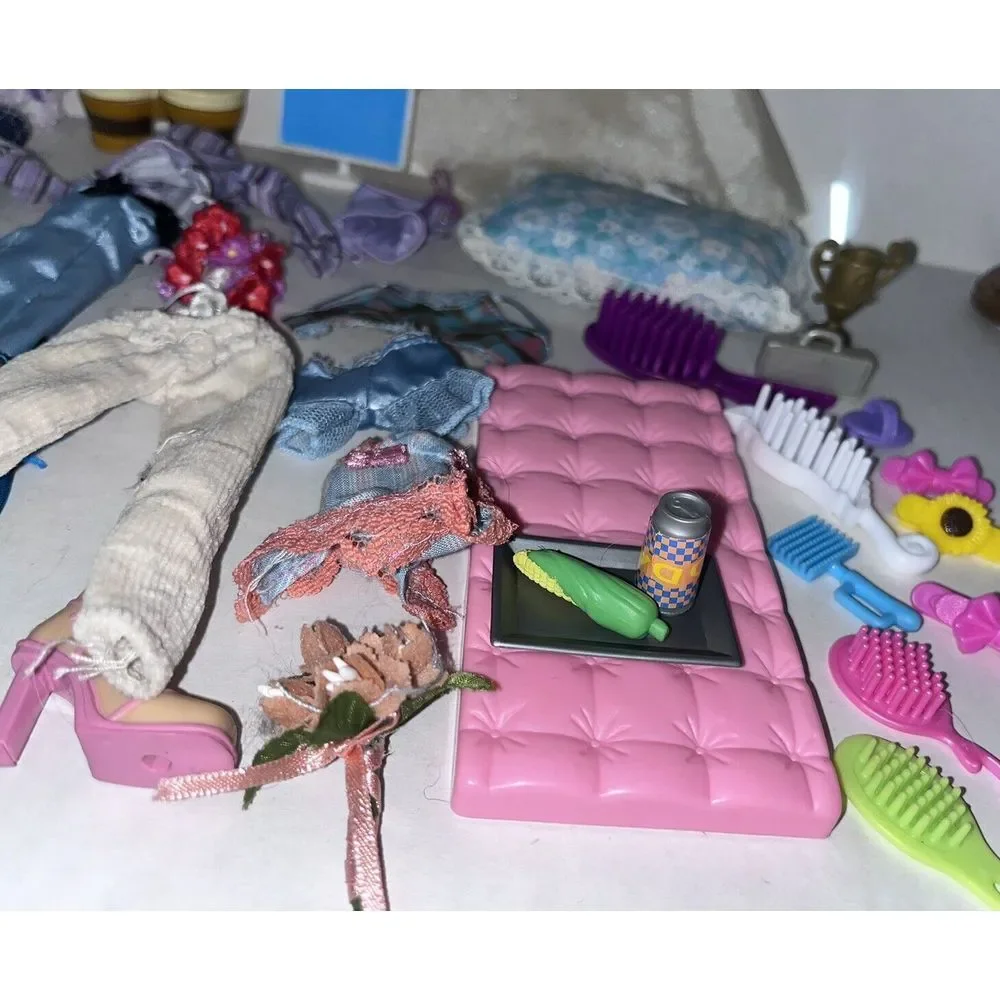 Vintage Bratz Doll Clothing Lot 2000s Variety 40+pcs